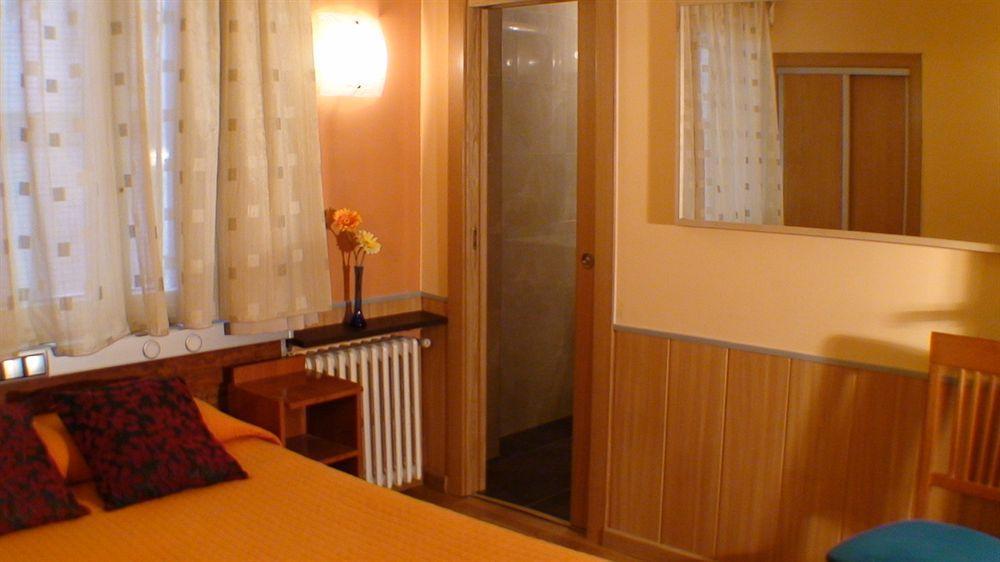 Hostal El Carmen Zaragoza Exteriör bild